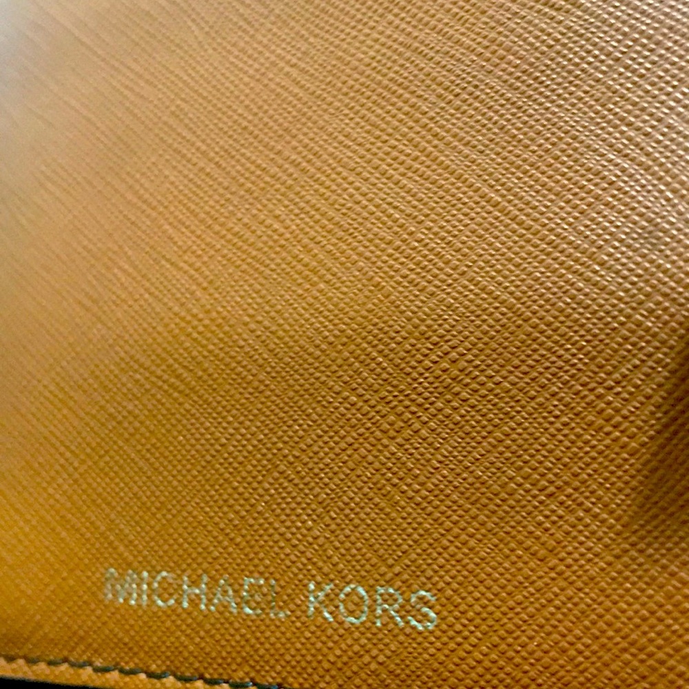 Michael khors wallet